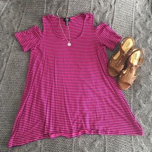 Striped Cold shoulder top